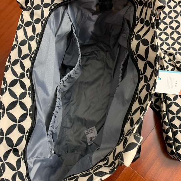 Soho Collections Tote/ Diaper Bag / Travel bag NWT - Picture 8 of 9